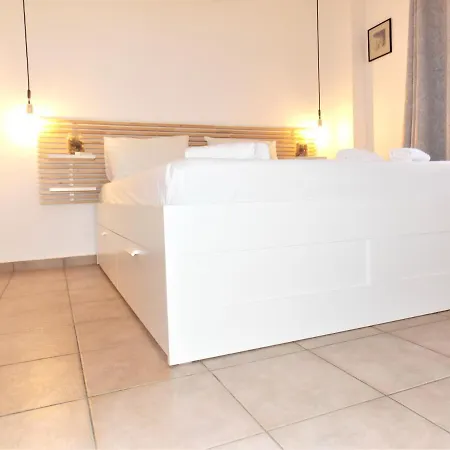 Feels Like ハニア